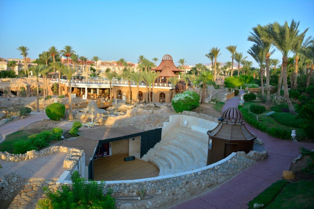 Parrotel Beach Resort Sharm el-Sheikh Bagian luar foto The resort's amphitheater