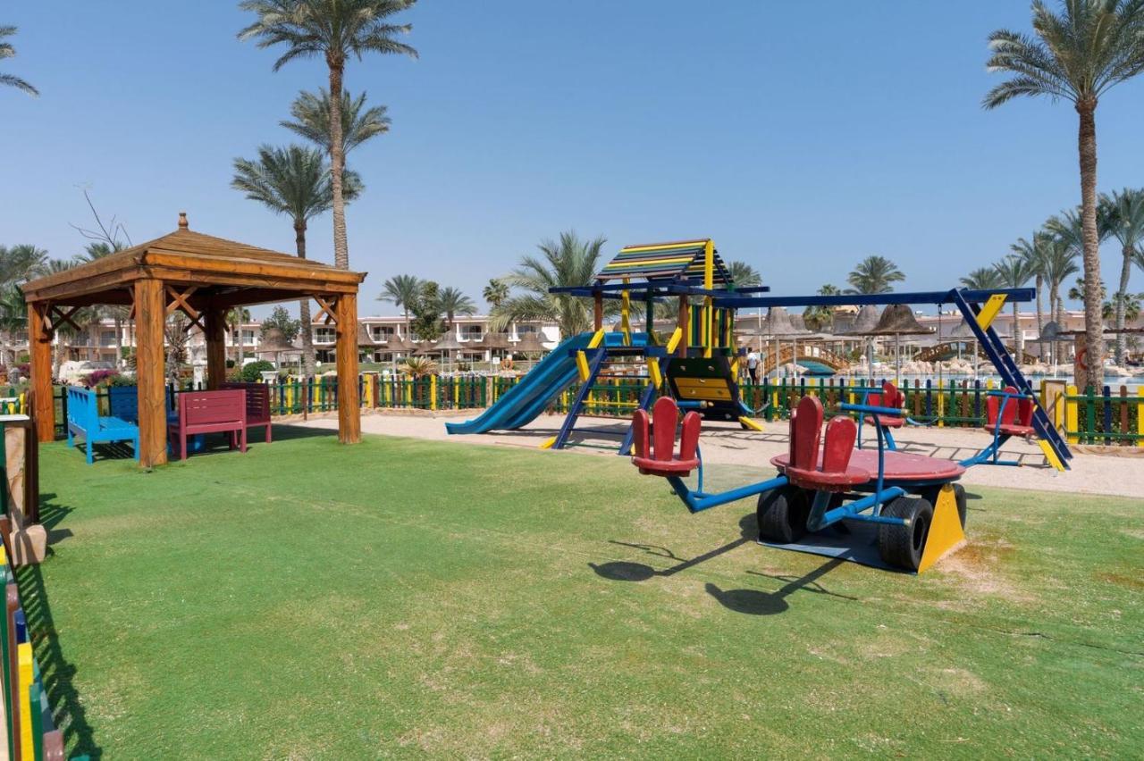 Parrotel Beach Resort Sharm el-Sheikh Bagian luar foto Playground at the resort