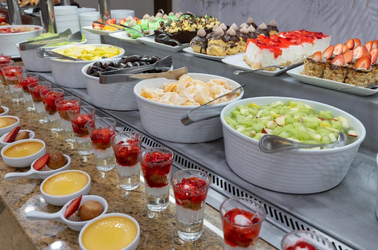 Parrotel Beach Resort Sharm el-Sheikh Bagian luar foto A dessert buffet